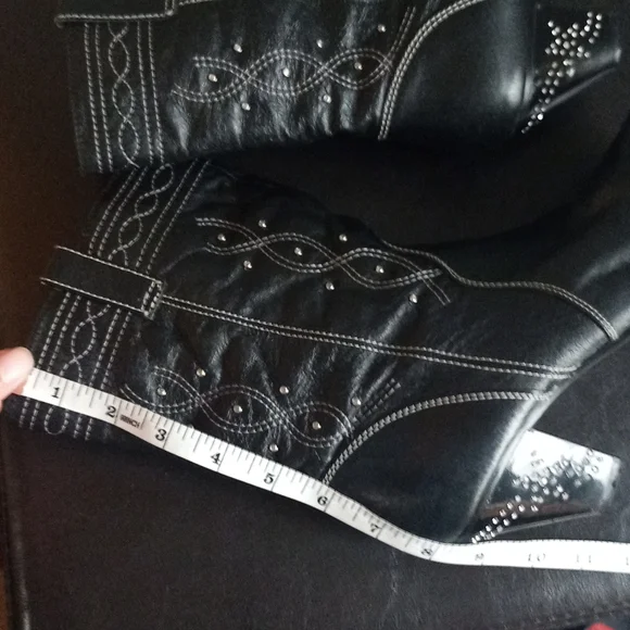 Dingo Rhinestone Low Rise Cowboy Boots - Picture 10 of 14